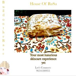 House Of RuSa Luxurious Goat Milk&Saffron Antiaging  Handcrafted Facial Bar100gm